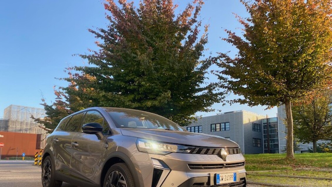 Renault Symbioz è il crossover 'medio' con numeri da grande