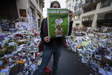 Dieci anni dopo, Charlie Hebdo ricorda il sanguinoso attentato