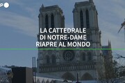 Parigi, la cattedrale di Notre-Dame riapre al pubblico