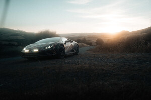 Lamborghini Huracán Sterrato con 4 testimonial di sport (ANSA)