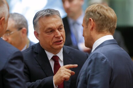 Orban cede il testimone a Tusk, Varsavia alla guida dell'Ue