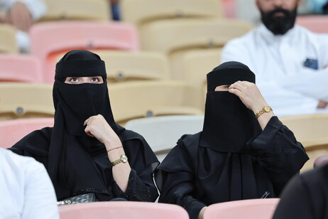 Tifose saudite allo stadio durante la finale della Coppa del Mondo 2023 a Gedda