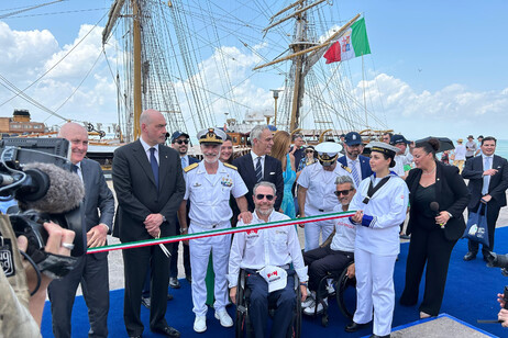 Australia, la nave scuola Amerigo Vespucci fa tappa a Darwin