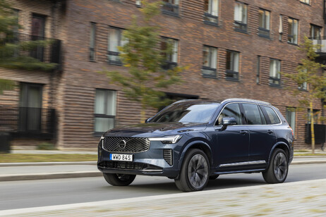 Volvo XC90, comfort e tecnologia per l'ammiraglia suv