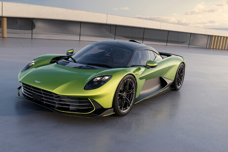 Aston Martin Valhalla tra potenza e tecnologia da Formula 1