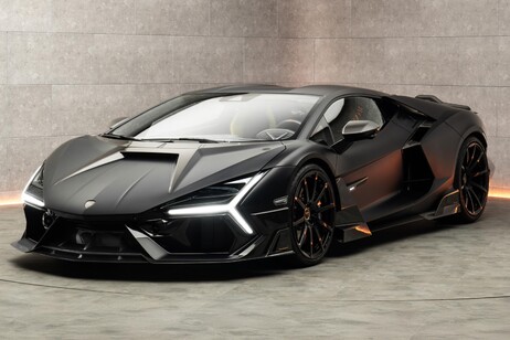 Lamborghini Revuelto sale a 1070 CV con la cura Mansory