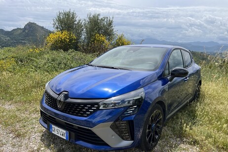 Renault Clio E-Tech: ibrida dall’accento sportivo