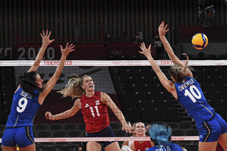 Volley Una fase di gioco della partita di volley , al Ariake Arena di Tokyo, persa dalle azzurre con