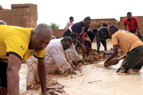 At least 30 dead, thousands affected after flash floods in Sudan