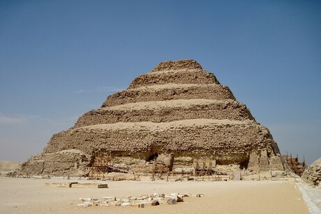 La piramide di Saqqara potrebbe essere stata costruita con un ascensore d'acqua (fonte: Olaf Tausch, Wikipedia, CC BY 3.0)