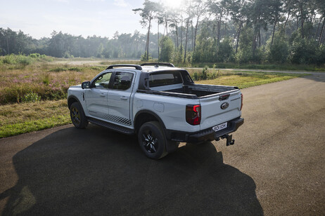 Ford Ranger attacca la spina e ora è anche plug-in hybrid