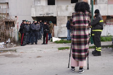 Sgombero Vela Rossa di Scampia, vanno via le ultime 11 famiglie