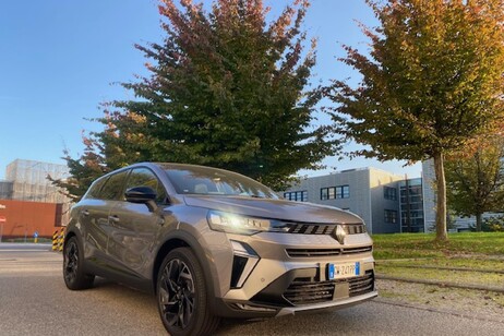 Renault Symbioz è il crossover 'medio' con numeri da grande