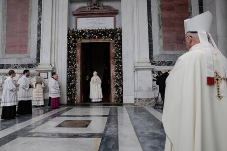 Giubileo: aperta la porta santa a San Paolo fuori le mura