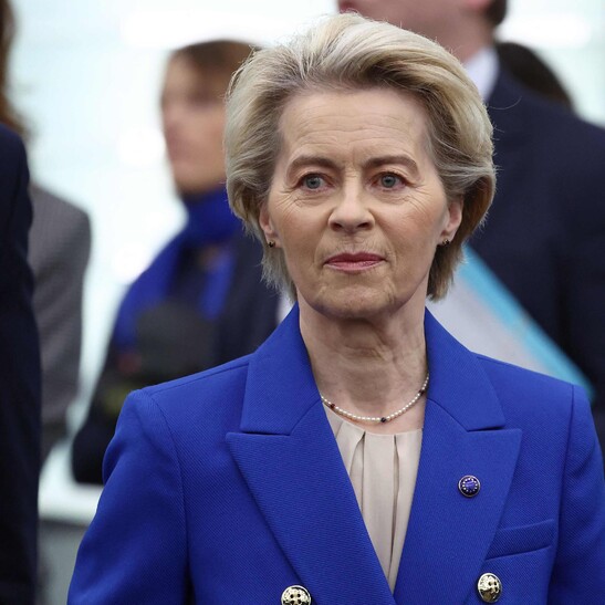 Grave polmonite per von der Leyen. Annullati gli impegni istituzionali