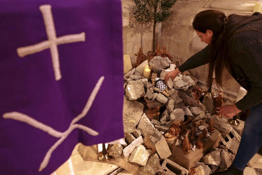 Nel presepe di Gerusalemme solo macerie e il Bambino Ges� © ANSA/AFP