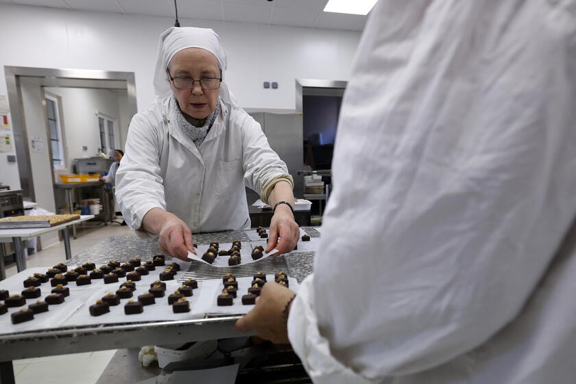 Christmas sweets production at the Abbey Notre Dame de la Paix