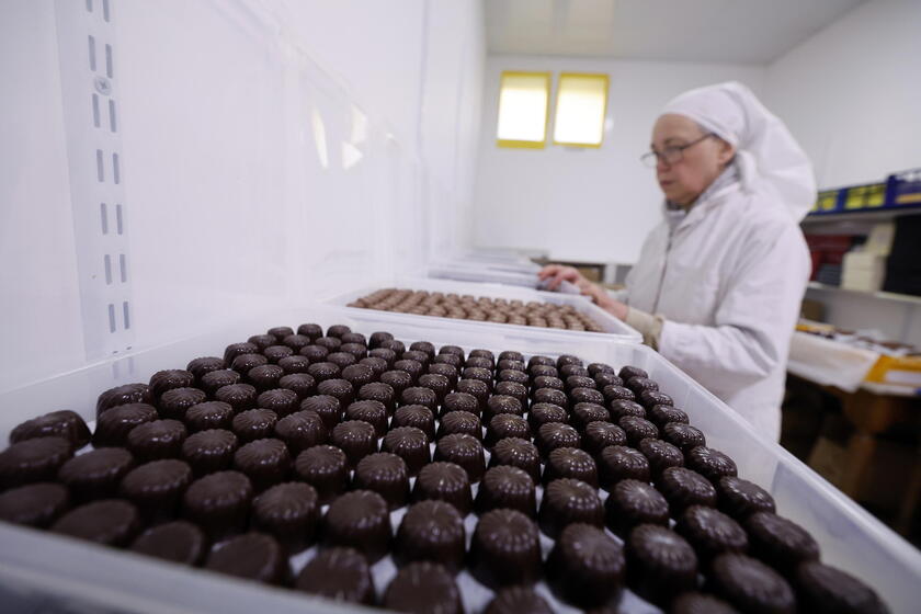 Christmas sweets production at the Abbey Notre Dame de la Paix