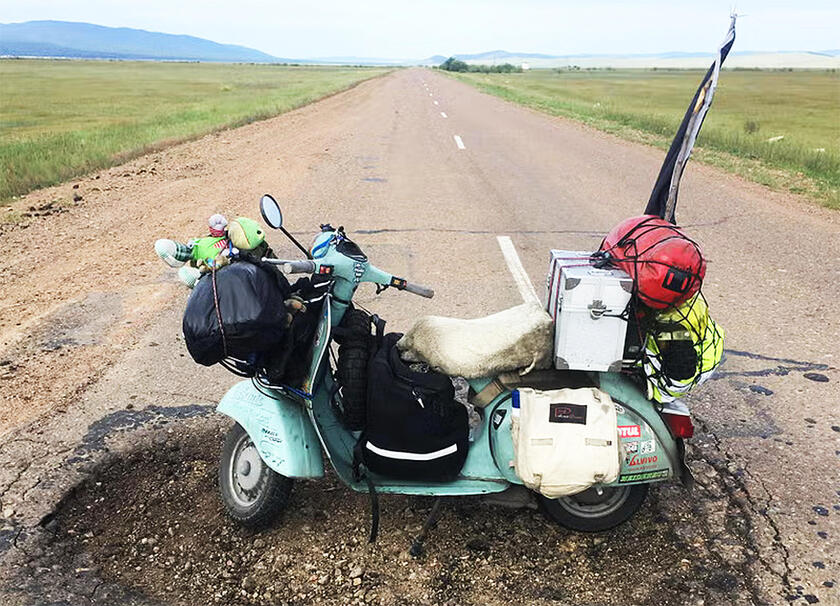 Giro del Mondo in 80 giorni con 3 cloni della Vespa