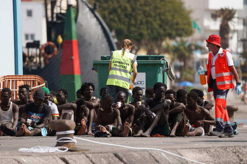 Rescued migrants arrive to the Canary Islands © ANSA/EPA