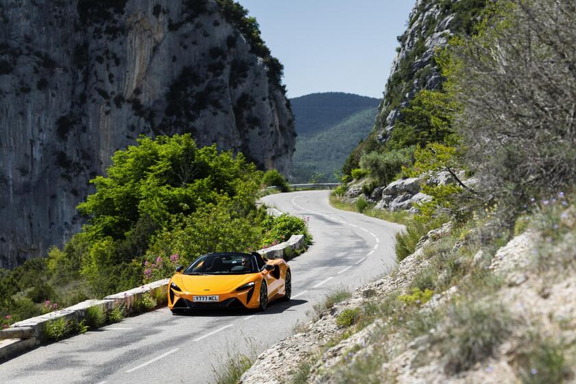 McLaren Artura Spider al Salone dell'Auto di Torino 2024