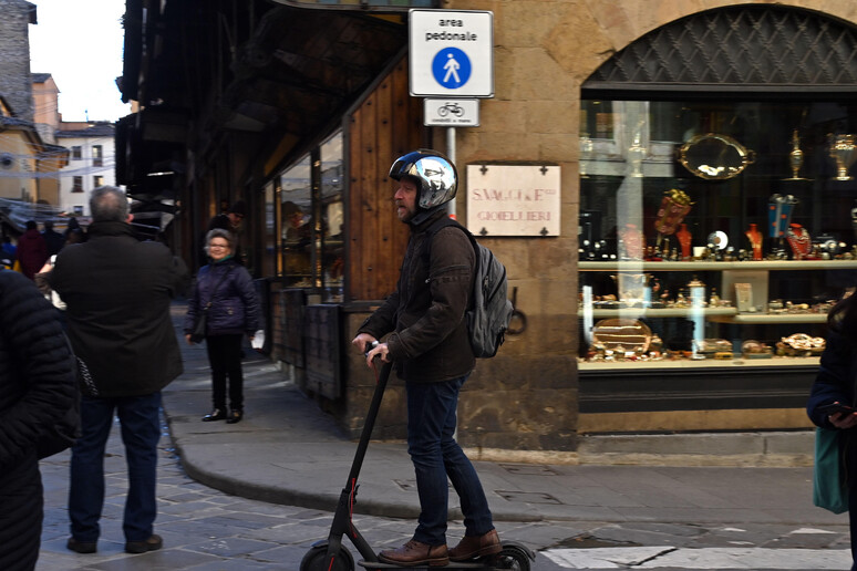 - RIPRODUZIONE RISERVATA