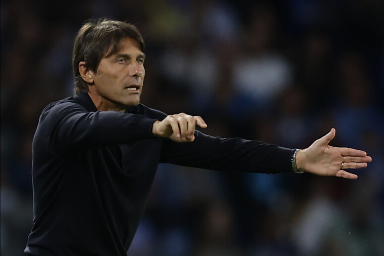 Conte,  'Gilmour pronto a sostituire Lobotka, restiamo uguali ' - RIPRODUZIONE RISERVATA