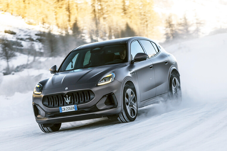 Grecale Folgore Ev, è vera Maserati anche su neve e ghiaccio - RIPRODUZIONE RISERVATA