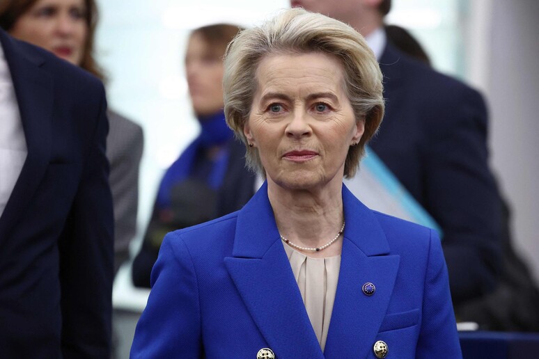 Grave polmonite per von der Leyen. Annullati gli impegni istituzionali © ANSA/AFP