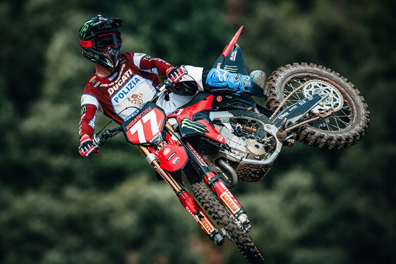 Su YouTube Ducati ripercorre il debutto nel Motocross - RIPRODUZIONE RISERVATA