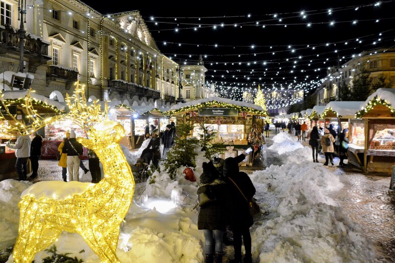 Il Marché Vert Noël cresce, più magia nel mercatino di Natale di Aosta - RIPRODUZIONE RISERVATA