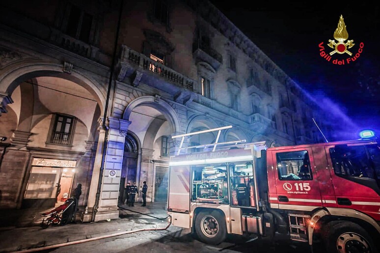 Incendio in portineria al centro di Torino, muore 25enne - RIPRODUZIONE RISERVATA