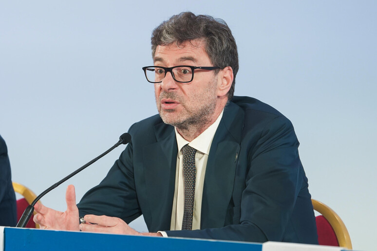 Giorgetti - RIPRODUZIONE RISERVATA